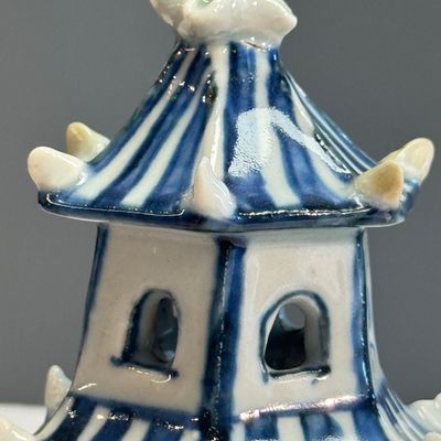 A very rare Chinese blue and white pagoda-shaped incense burner — photo 22