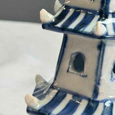 A very rare Chinese blue and white pagoda-shaped incense burner — photo 23