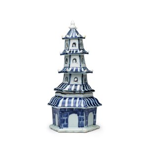 A very rare Chinese blue and white pagoda-shaped incense burner — photo 1