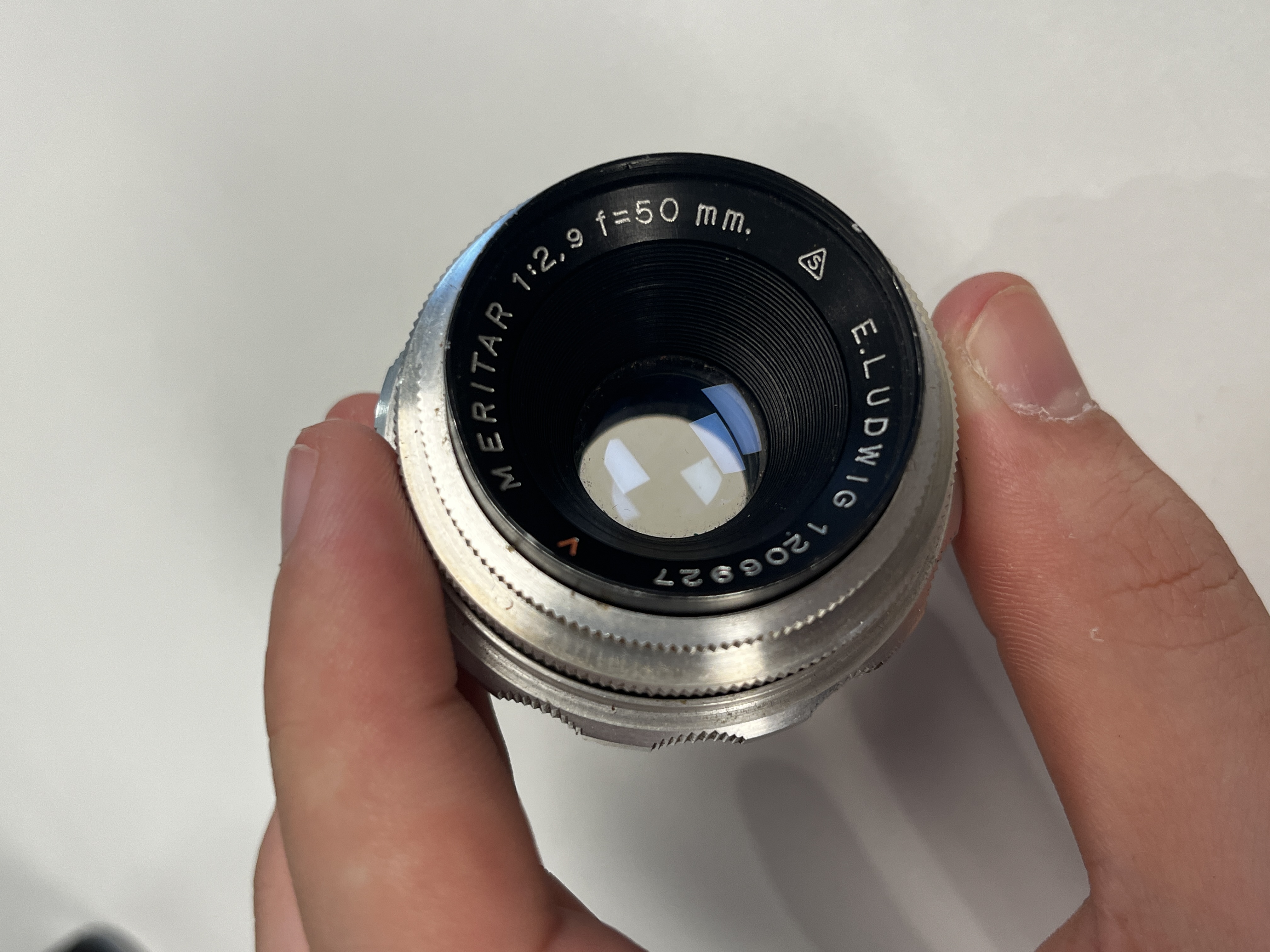 An Exakta VX500 with a Meyer-Optik Görlitz Domiplan 50mm F2.8 lens and an Exa with a Meritar 50mm F2.9 lens with interchangeable viewfinders — foto 30
