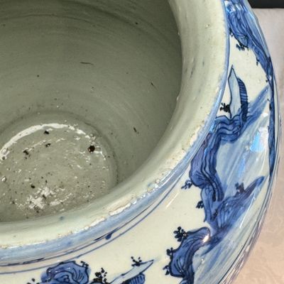 An exceptional pair of large Chinese blue and white 'Dignitaries and Warriors' vases — photo 16