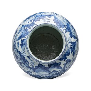 An exceptional pair of large Chinese blue and white 'Dignitaries and Warriors' vases — photo 12
