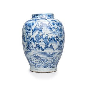 An exceptional pair of large Chinese blue and white 'Dignitaries and Warriors' vases — photo 2