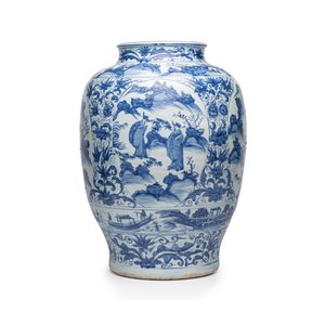 An exceptional pair of large Chinese blue and white 'Dignitaries and Warriors' vases — photo 9