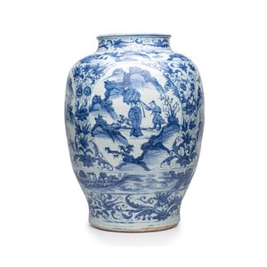 An exceptional pair of large Chinese blue and white 'Dignitaries and Warriors' vases — photo 10