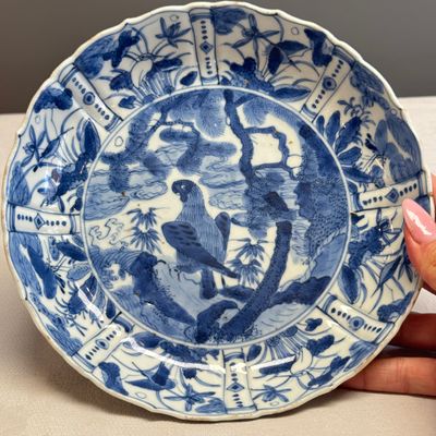 An extremely rare Chinese blue and white 'Eagle' plate — 照片 1
