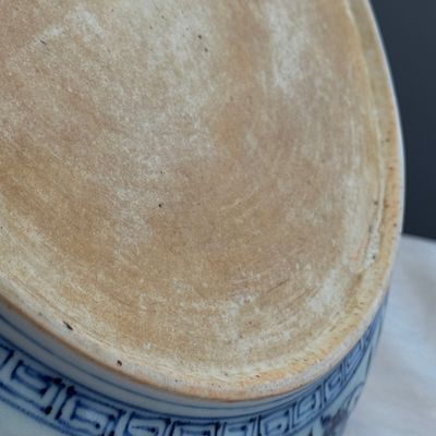 An extremely rare and fine Chinese blue and white 'Lotus Bouquet' dish — photo 17
