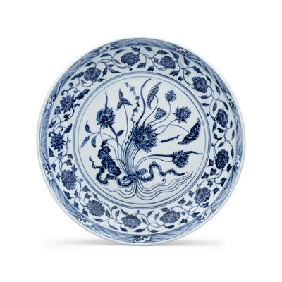 An extremely rare and fine Chinese blue and white 'Lotus Bouquet' dish, Yongle