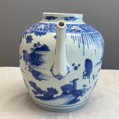 An unusual Chinese blue and white 'Deer' ewer — foto 12