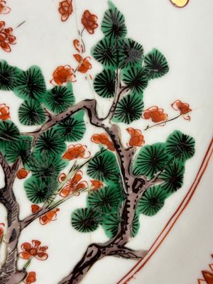 An unusual large octagonal Chinese famille verte dish with a lady playing the qin — 照片 27