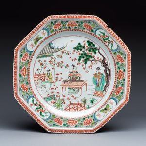 An unusual large octagonal Chinese famille verte dish with a lady playing the qin — 照片 1