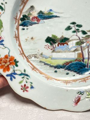 Four Chinese famille rose 'Riverscape' plates — 照片 13