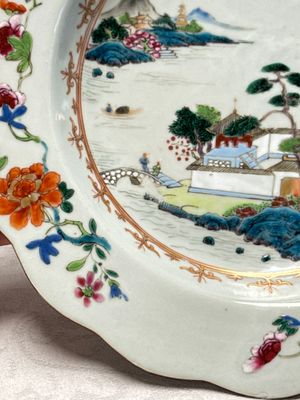 Four Chinese famille rose 'Riverscape' plates — 照片 23