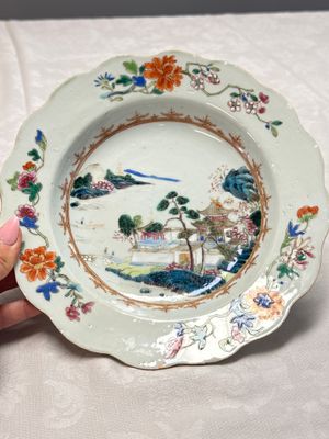 Four Chinese famille rose 'Riverscape' plates — 照片 34