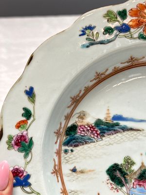 Four Chinese famille rose 'Riverscape' plates — 照片 4