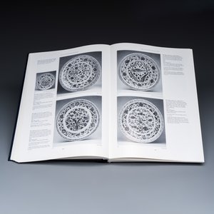 Regina Krahl, John Ayers: Chinese Ceramics in the Topkapi Saray Museum, Istanbul: A Complete Catalogue, 3 volumes — photo 17
