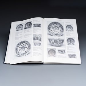 Regina Krahl, John Ayers: Chinese Ceramics in the Topkapi Saray Museum, Istanbul: A Complete Catalogue, 3 volumes — photo 19