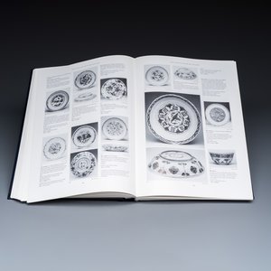 Regina Krahl, John Ayers: Chinese Ceramics in the Topkapi Saray Museum, Istanbul: A Complete Catalogue, 3 volumes — photo 20