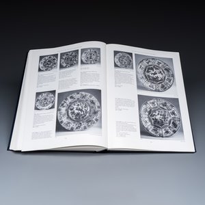Regina Krahl, John Ayers: Chinese Ceramics in the Topkapi Saray Museum, Istanbul: A Complete Catalogue, 3 volumes — photo 23