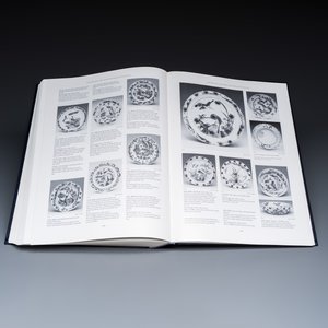 Regina Krahl, John Ayers: Chinese Ceramics in the Topkapi Saray Museum, Istanbul: A Complete Catalogue, 3 volumes — photo 25