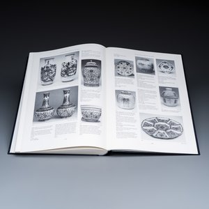 Regina Krahl, John Ayers: Chinese Ceramics in the Topkapi Saray Museum, Istanbul: A Complete Catalogue, 3 volumes — photo 33