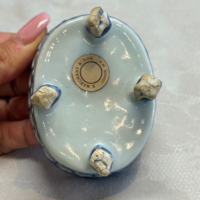 Three Chinese blue and white reticulated salts after European silver models — foto 11