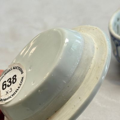 Three Chinese blue and white reticulated salts after European silver models — foto 33