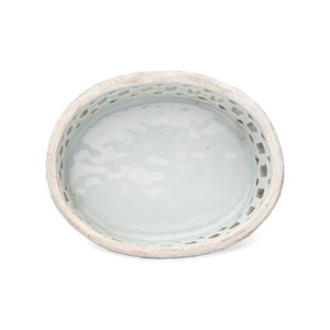 Three Chinese blue and white reticulated salts after European silver models — foto 7