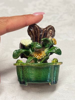 Three Chinese famille verte sancai biscuit 'Jardinière' incense stick holders — photo 3