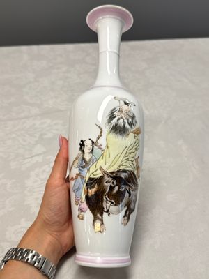 Three Chinese polychrome semi-eggshell vases — photo 25