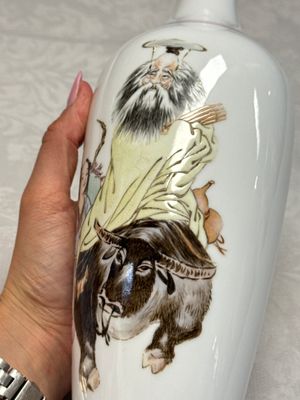 Three Chinese polychrome semi-eggshell vases — photo 29