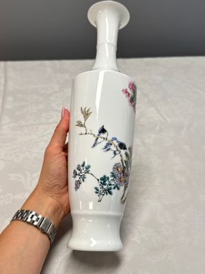 Three Chinese polychrome semi-eggshell vases — photo 3