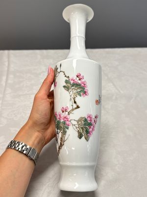 Three Chinese polychrome semi-eggshell vases — photo 4