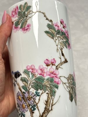 Three Chinese polychrome semi-eggshell vases — photo 6