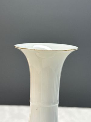 Three Chinese polychrome semi-eggshell vases — photo 9