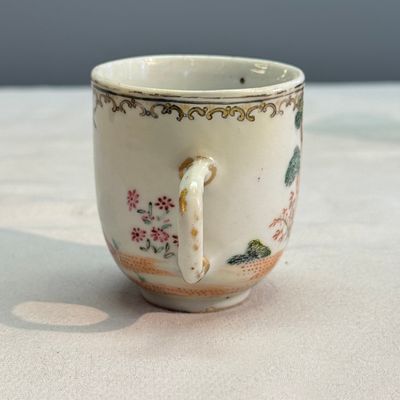 Three fine Chinese famille rose export porcelain cups — photo 4