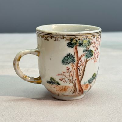 Three fine Chinese famille rose export porcelain cups — photo 5