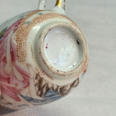 Three fine Chinese famille rose export porcelain cups — photo 10