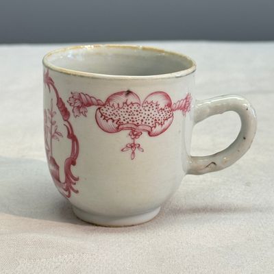 Three fine Chinese famille rose export porcelain cups — photo 12