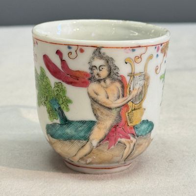 Three fine Chinese famille rose export porcelain cups — photo 19