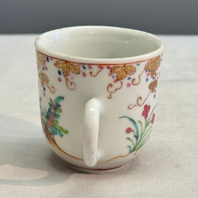Three fine Chinese famille rose export porcelain cups — photo 21