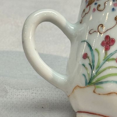 Three fine Chinese famille rose export porcelain cups — photo 26