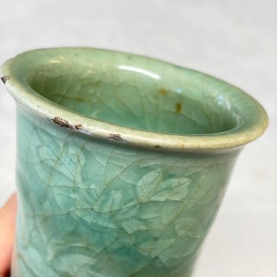 Two Chinese blue and white bowls, a plate, a celadon kendi and a vase — photo 56