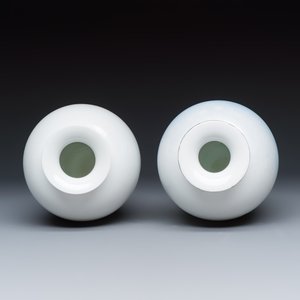 Two Chinese polychrome semi-eggshell vases with figural design — photo 6