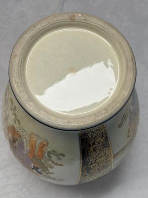 Two Japanese Satsuma vases and a tea caddy — photo 28