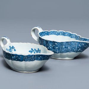 A 119-piece Chinese blue and white 'Romance of the Western chamber' dinner service, Qianlong — photo 20