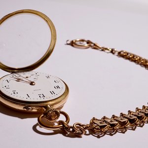 A 14k gold Swiss Invar pocket watch in original case, early 20th C. — 照片 3