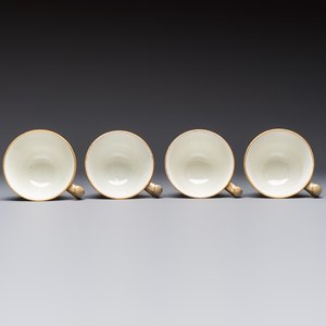 A 24-piece English Spode mocha-ground and gilt coffee and tea service, 19th C. — foto 12