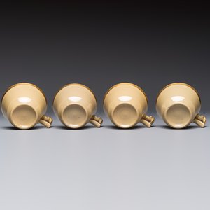 A 24-piece English Spode mocha-ground and gilt coffee and tea service, 19th C. — foto 13