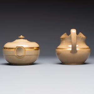A 24-piece English Spode mocha-ground and gilt coffee and tea service, 19th C. — foto 21